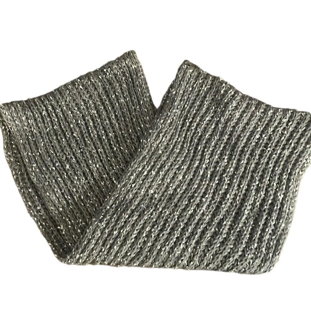 Infinity Scarf Gray White Speck Thick Wrap Momentum Brands Knit Knitted Crochet
